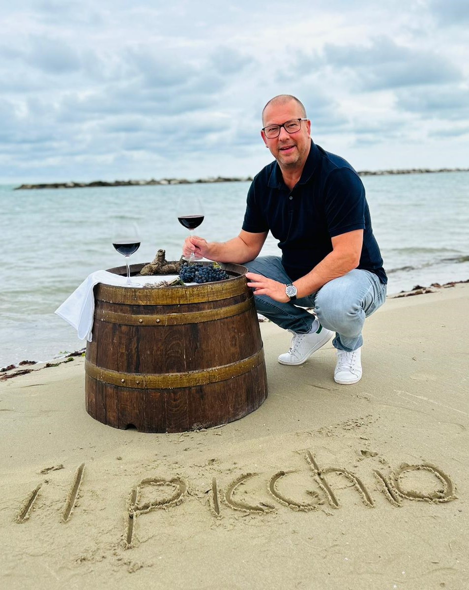 Xander Booy, mede-eigenaar en oprichter van Il Picchio Vino, de lekkerste Italiaanse wijnen uit Marche